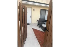 645 Executive Center Drive, West Palm Beach, FL 33401 - MLS#B26022249