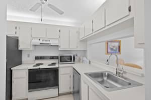 3138 Via Poinciana 410, Lake Worth, FL 33467, Lake Worth, FL 33467 - MLS#B26022351