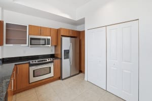 600 Dixie Highway, West Palm Beach, FL 33401 - MLS#B26022356