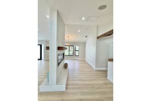 14 Paddock Circle, Jupiter, FL 33469 - MLS#B26022407