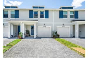 5739 Edgewater Circle, Stuart, FL 34997 - MLS#B26022496