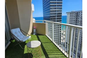 1980 Ocean Drive, Hallandale Beach, FL 33009 - MLS#B26022607