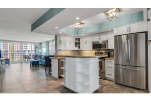 2200 33rd Avenue, Fort Lauderdale, FL 33305 - MLS#B26022614