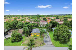 877 Sarazen Drive, West Palm Beach, FL 33413 - MLS#B26022639