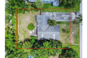 877 Sarazen Drive, West Palm Beach, FL 33413 - MLS#B26022639