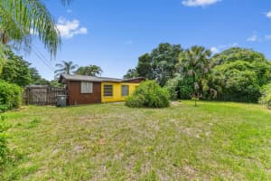 877 Sarazen Drive, West Palm Beach, FL 33413 - MLS#B26022639