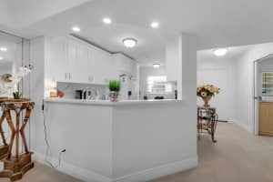 23247 Barwood Ln Lane, Boca Raton, FL 33428 - MLS#B26022677