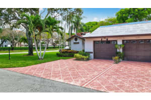 6329 Royal Manor Circle, Delray Beach, FL 33484 - MLS#B26022714
