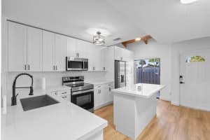 2142 82nd Avenue, Davie, FL 33324 - MLS#B26022735