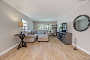 10168 43rd Trl Trail, Boynton Beach, FL 33436 - MLS#B26022786