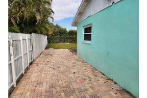 605 S 12th Efficiency In Back, Lantana, FL 33462, Lantana, FL 33462 - MLS#B26022983