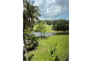 3500 Oaks Clubhouse Drive, Pompano Beach, FL 33069 - MLS#B26023064