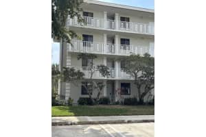 2561 Village Boulevard, West Palm Beach, FL 33409 - MLS#B26023106