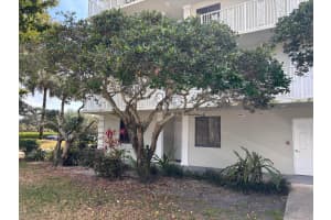 2561 Village Boulevard, West Palm Beach, FL 33409 - MLS#B26023106