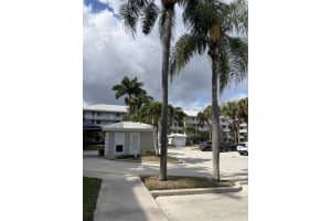2561 Village Boulevard, West Palm Beach, FL 33409 - MLS#B26023106