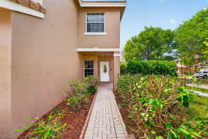 7962 Silverado Circle, Hollywood, FL 33024 - MLS#B26023128