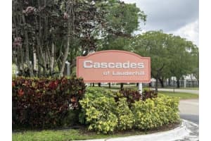 7720 Nw 50th Street 107, Lauderhill, Fl 33351, Lauderhill