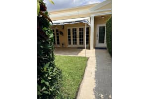 225 Everglade Avenue, Palm Beach, FL 33480 - MLS#B26023338