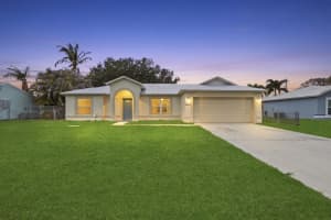 2574 Richmond Street, Port St Lucie, FL 34952 - MLS#B26023400