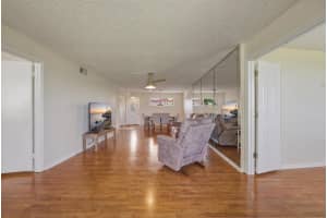 9720 Hollybrook Lake Drive, Pembroke Pines, FL 33025 - MLS#B26023448