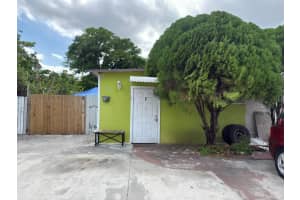1320 131st Place, Miami, FL 33184 - MLS#B26023449