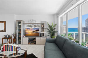 3300 36th Street, Fort Lauderdale, FL 33308 - MLS#B26023480