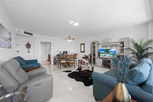 3300 36th Street, Fort Lauderdale, FL 33308 - MLS#B26023480