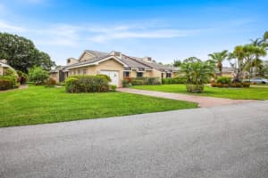 6888 Fountains Circle, Lake Worth, FL 33467 - MLS#B26023512