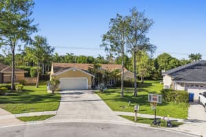104 Oxford Court, Royal Palm Beach, FL 33411 - MLS#B26023561