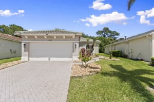 612 Indian Key Drive, Port Saint Lucie, FL 34986 - MLS#B26023592
