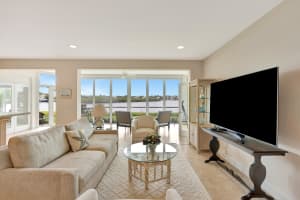 2704 Captains Way, Jupiter, FL 33477 - MLS#B26023648