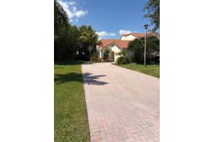 521 Palm Aire Drive, Pompano Beach, FL 33069 - MLS#B26023657