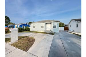 909 C Street, Lake Worth Beach, FL 33460 - MLS#B26023716
