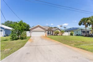 1649 Hampshire Lane, Port Saint Lucie, FL 34953 - MLS#B26023756