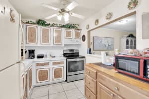 711 Lori Drive, Palm Springs, FL 33461 - MLS#B26023859