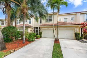 9049 Tremezzo Lane, Boynton Beach, FL 33472 - MLS#B26023860