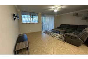 3300 Rolling Hills Circle, Davie, FL 33328 - MLS#B26023868