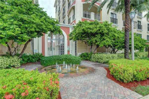 2409 Ocean Boulevard, Fort Lauderdale, FL 33305 - MLS#B26023898