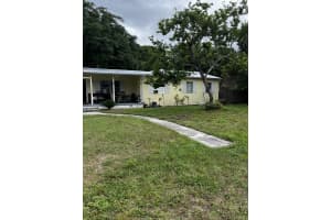 1054 Trinidad Avenue, Fort Pierce, FL 34982 - MLS#B26023938