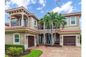 556 Cresta Circle, West Palm Beach, FL 33413 - MLS#B26023995