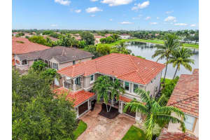 556 Cresta Circle, West Palm Beach, FL 33413 - MLS#B26023995