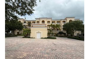 4 Harbour Isle Drive, Fort Pierce, FL 34949 - MLS#B26024147