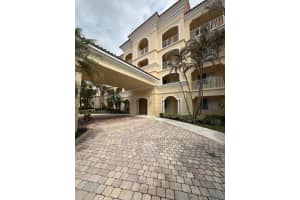 4 Harbour Isle Drive, Fort Pierce, FL 34949 - MLS#B26024147