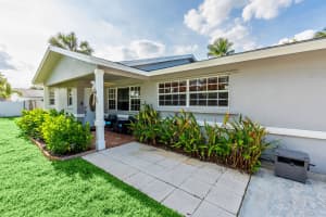 6537 Monmouth Road, West Palm Beach, FL 33413 - MLS#B26024155