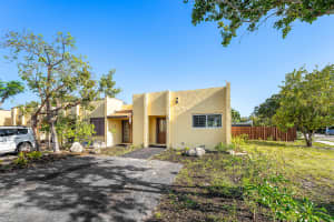 250 43rd Place, Pompano Beach, FL 33064 - MLS#B26024164