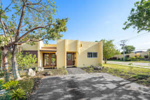 250 43rd Place, Pompano Beach, FL 33064 - MLS#B26024164