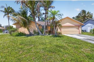 9389 Longmeadow Circle, Boynton Beach, FL 33436 - MLS#B26024262