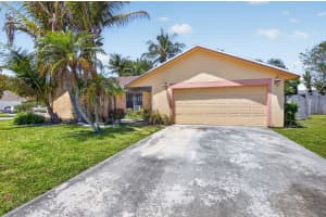 9389 Longmeadow Circle, Boynton Beach, FL 33436 - MLS#B26024262