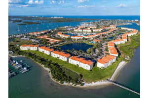 27 Harbour Isle Drive W 305, Fort Pierce, Fl 34949, Fort Pierce