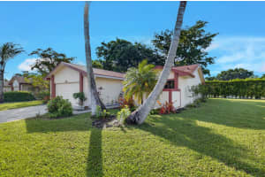 29 Fawlkland Circle, Boynton Beach, FL 33426 - MLS#B26024309